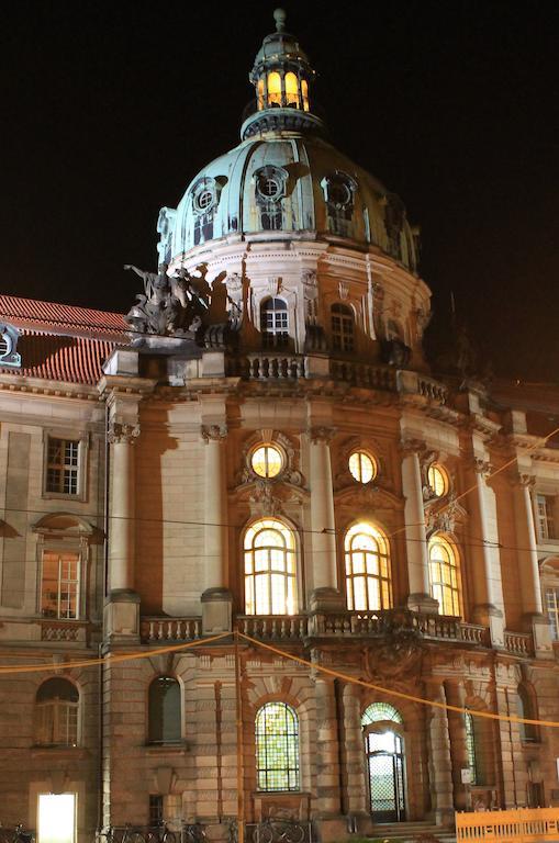 Bett-Point Am Rathaus Vendégház Potsdam Kültér fotó